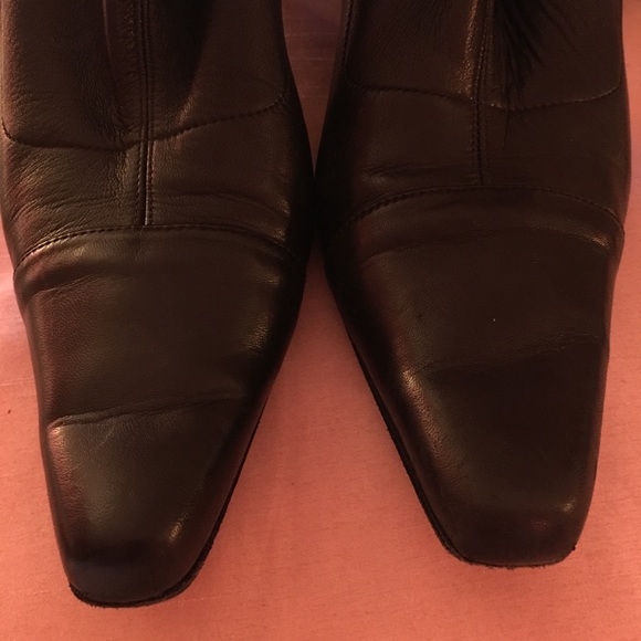 GORGEOUS VINTAGE CHANEL BOOTS  10 - Picture 7 of 8